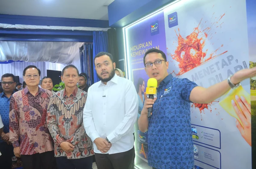 Wali Kota Padang Resmikan Dulux Experience Store Pertama di Sumbar