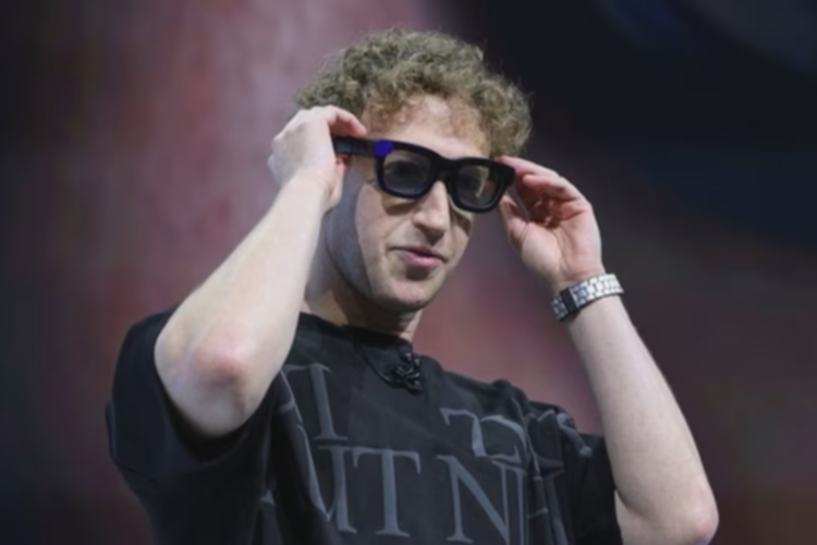Zuckerberg Renovasi Rumah, Berbagi Bingkisan ke Tetangga