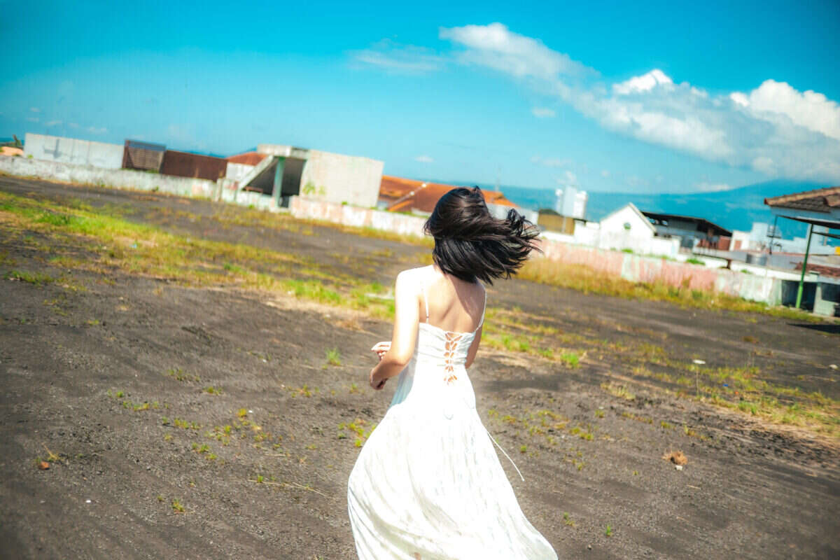 Tuangkan Pengalaman Ghosting, Verenathania Luncurkan Lagu ‘What Are We Now?’
