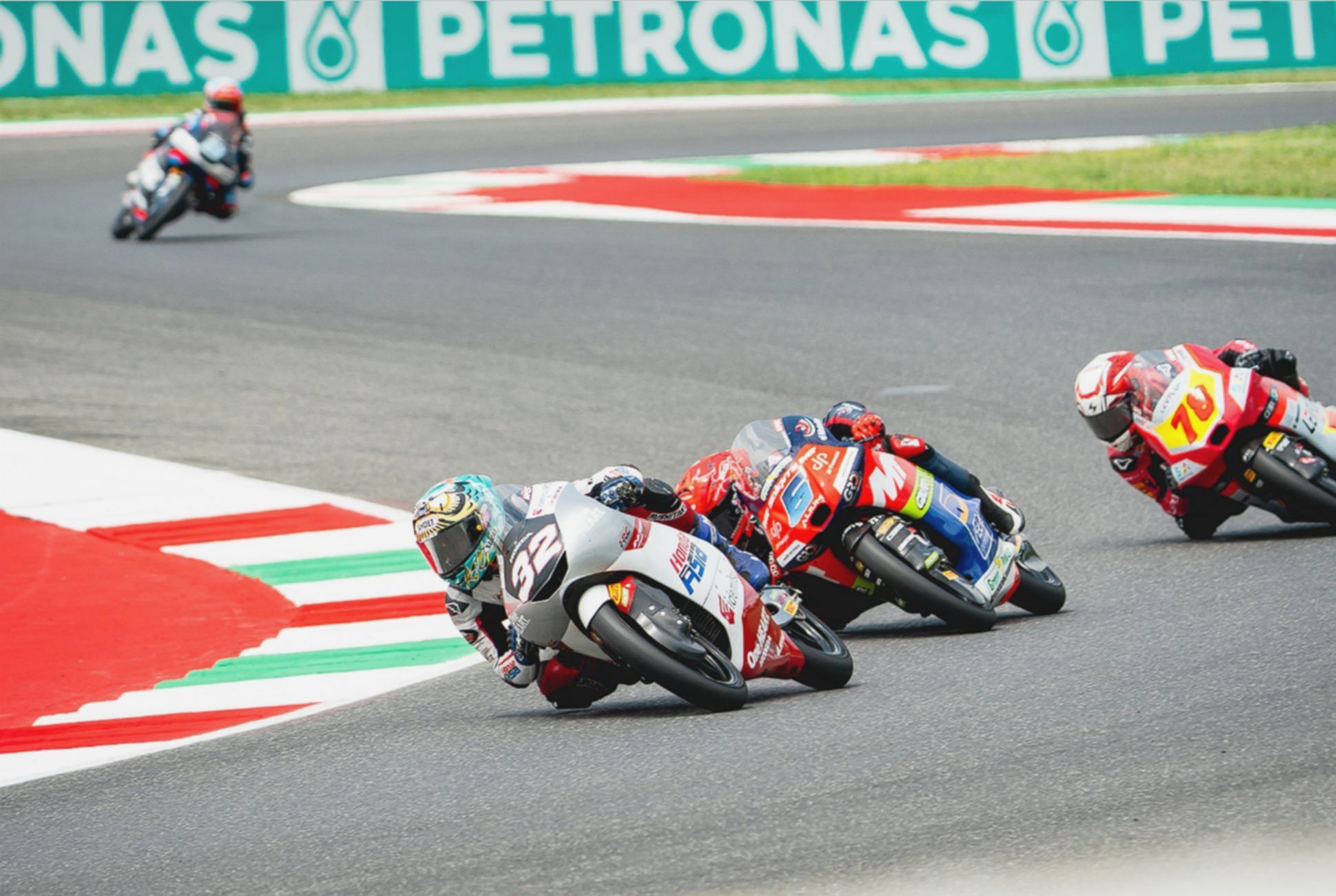 Rekan Setim Veda Terlambat di Hari Pertama Moto3 Italia