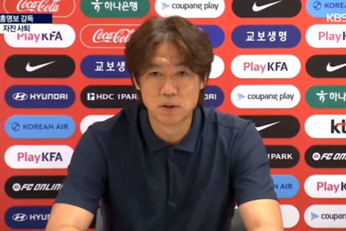 Gagal di Piala Dunia, Pelatih Hong Myung-bo Ditolak Sejumlah Restoran