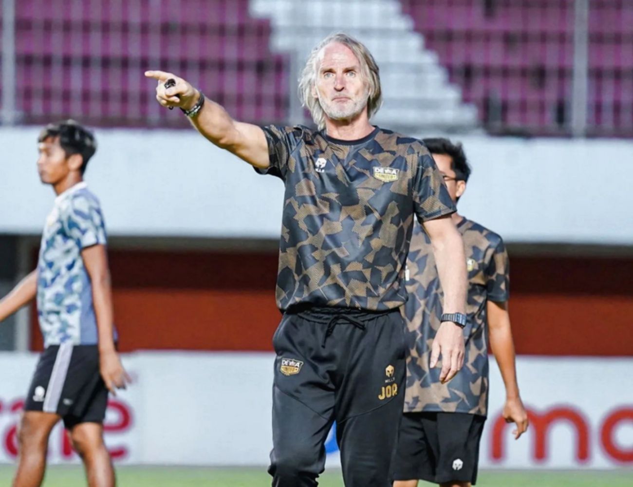 Dewa United dan Jan Olde Riekerink Resmi Akhiri Kerja Sama