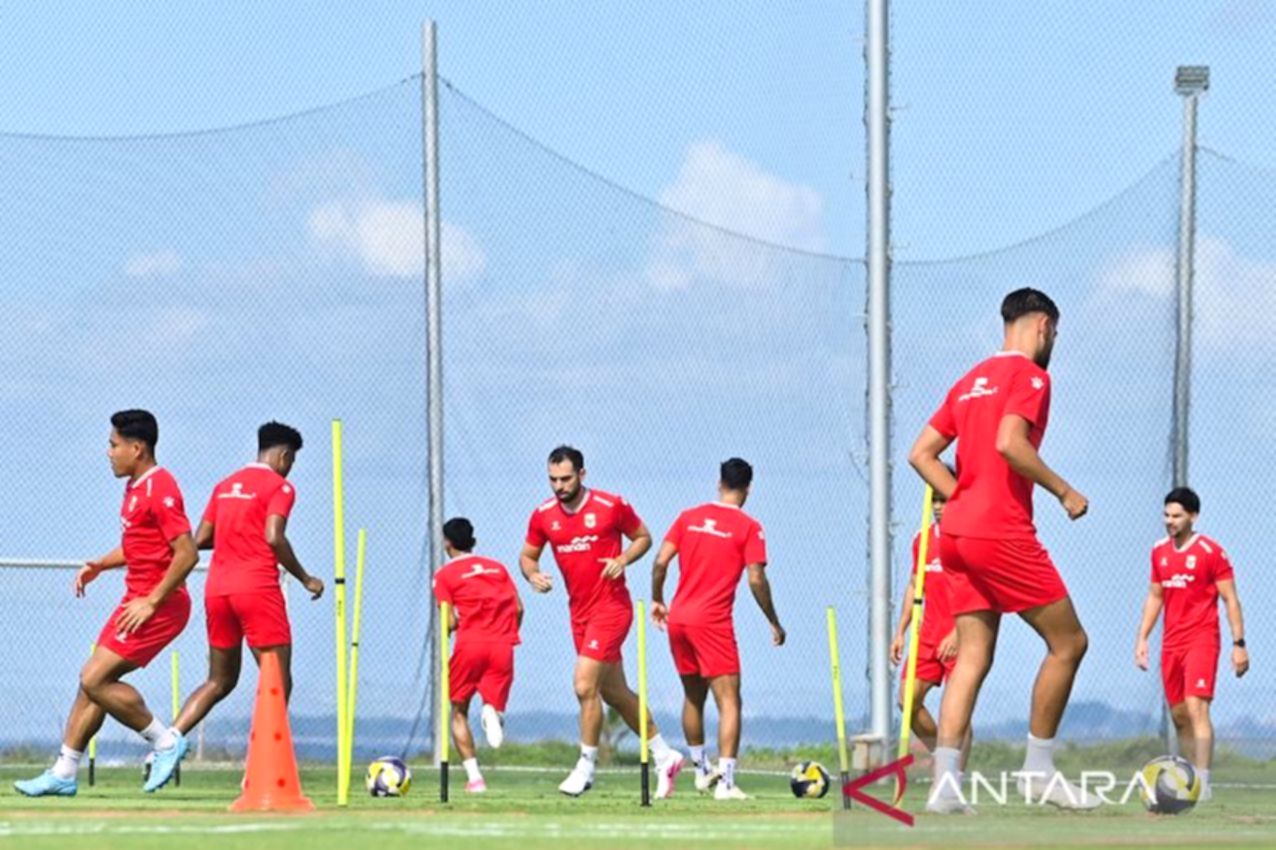 John Herdman Andalkan Pemain Lokal, Persib Bandung Kirim 7 Nama
