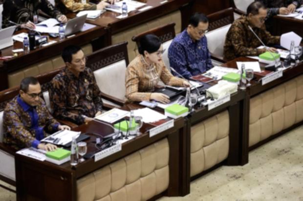 OJK Larang PFII Himpun Dana Masyarakat demi Lindungi Perbankan Nasional
