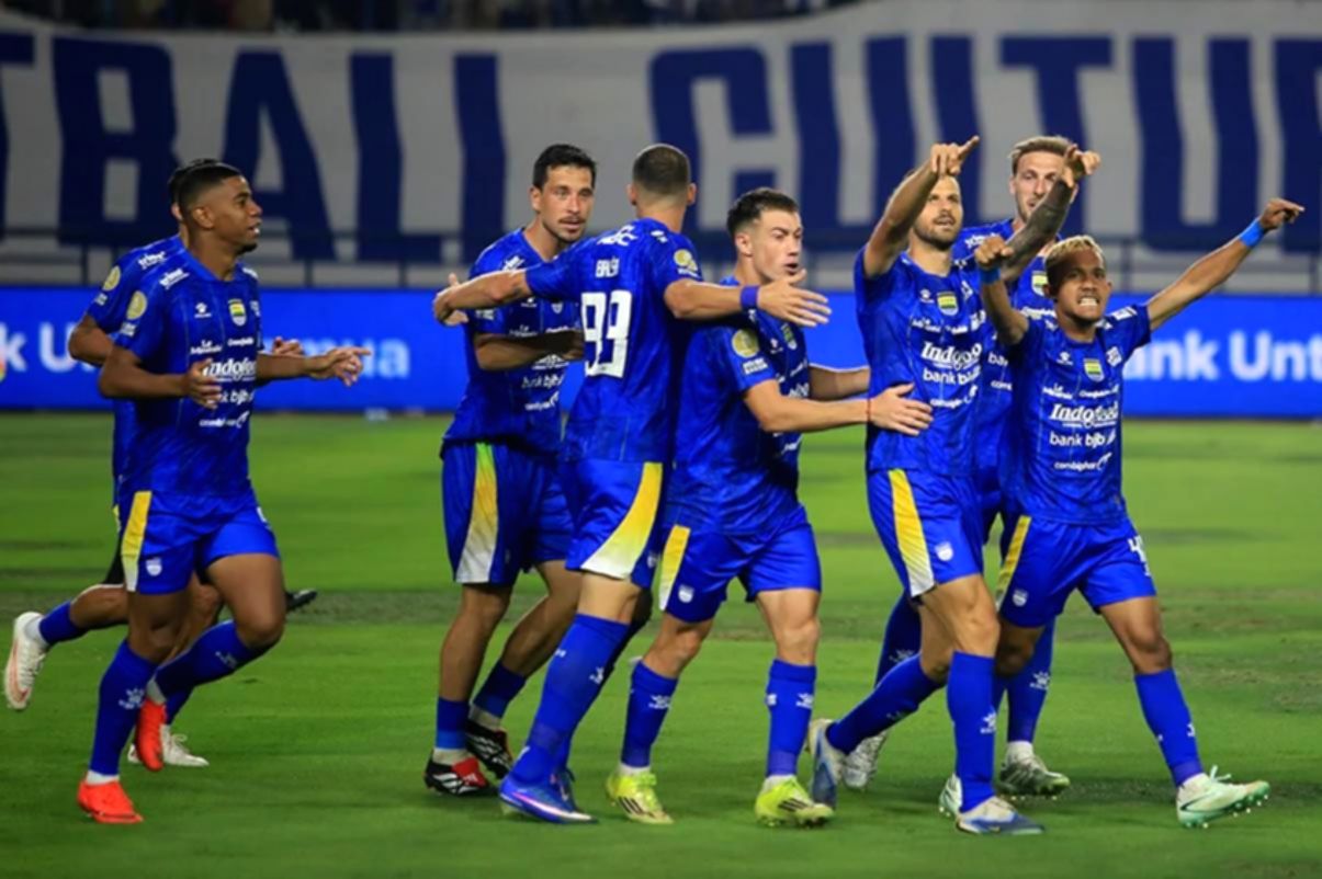 Taktik Sporadis Persib Bandung Sukses Amankan Tiga Poin Penuh