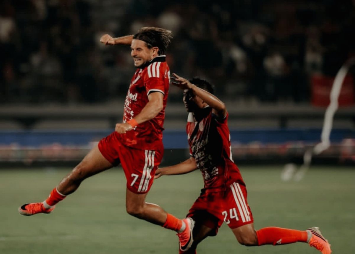 Pesta Gol di Dipta: Bali United Bantai Isenmulang FC 4-1