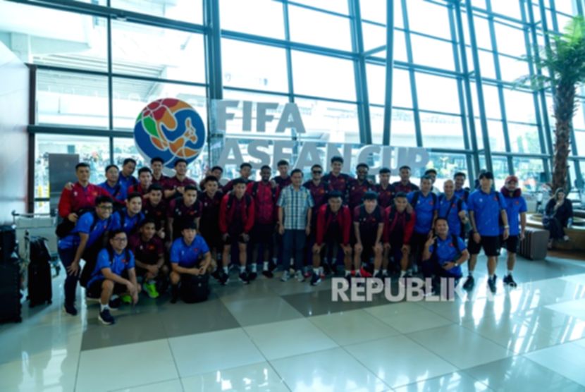 Tiba di Jakarta, Timnas Vietnam Langsung Bertolak ke Bandung