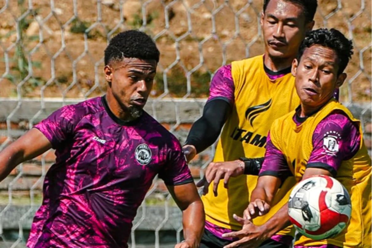 Marcos Santos Waspadai Serangan Balik Kalteng FC di Laga Arema FC