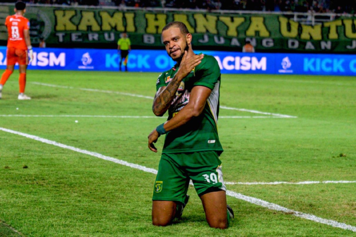 Sentuh Bahu Usai Cetak Gol, Alex Martins Ungkap Cerita Emosional