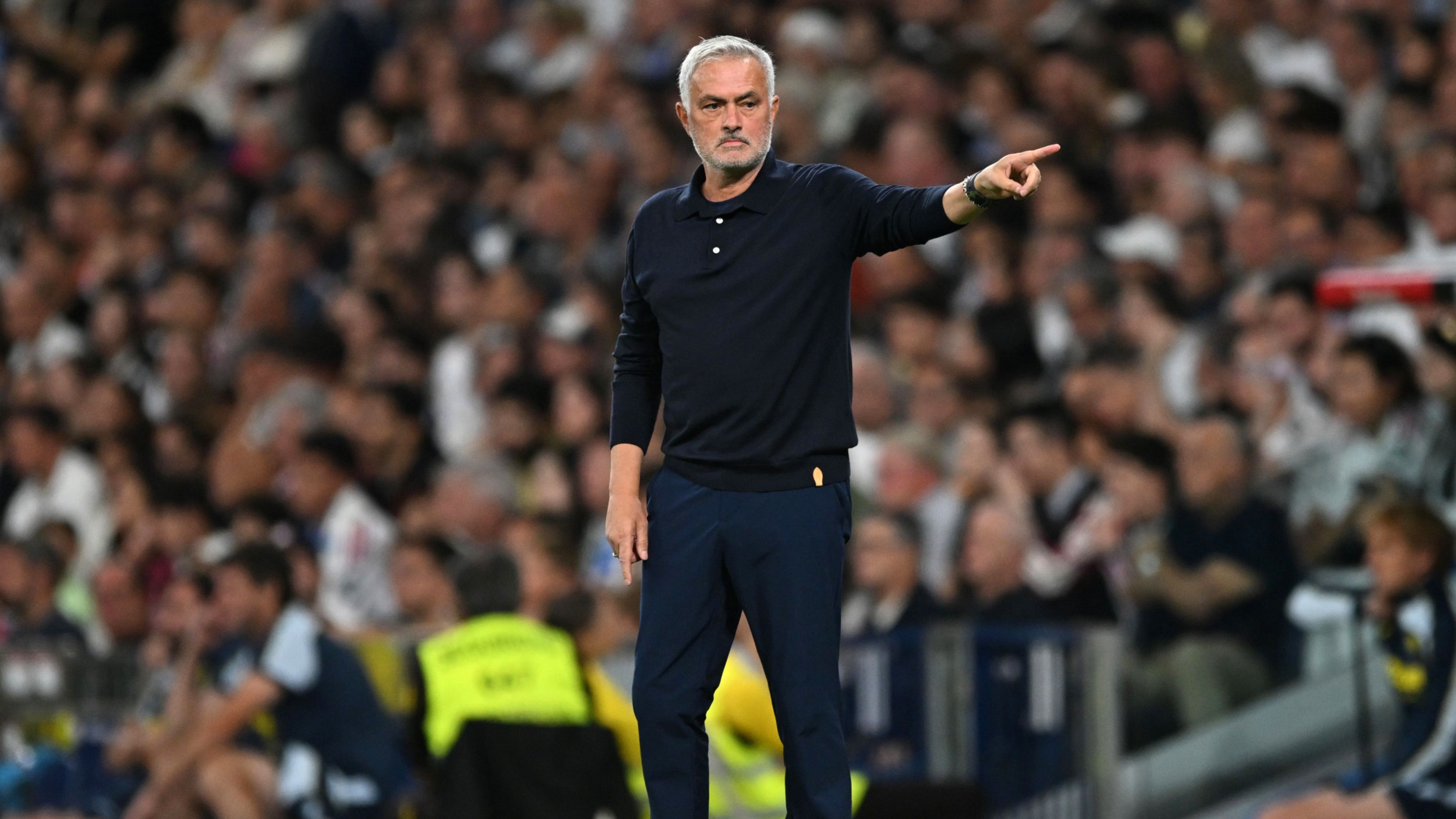 Dilema Mourinho: Pemain Pengganti Mengancam Posisi Skuad Utama Melawan Sevilla